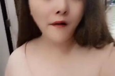 扬州美院系花兼职死商务模特(美院系花兼职商务模特第2部一边看球一边玩)