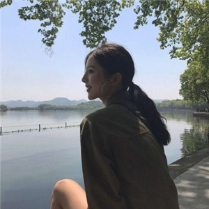 扬州私人伴游网带你看到天际，白色盐湖无际，蓝色天空无边