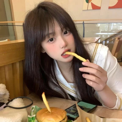扬州伴游女生李欣怡的资料