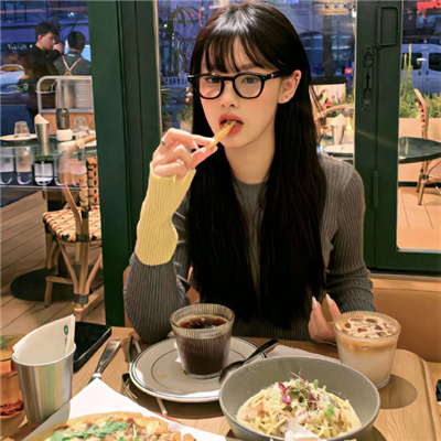 扬州伴游女生娄婷的资料