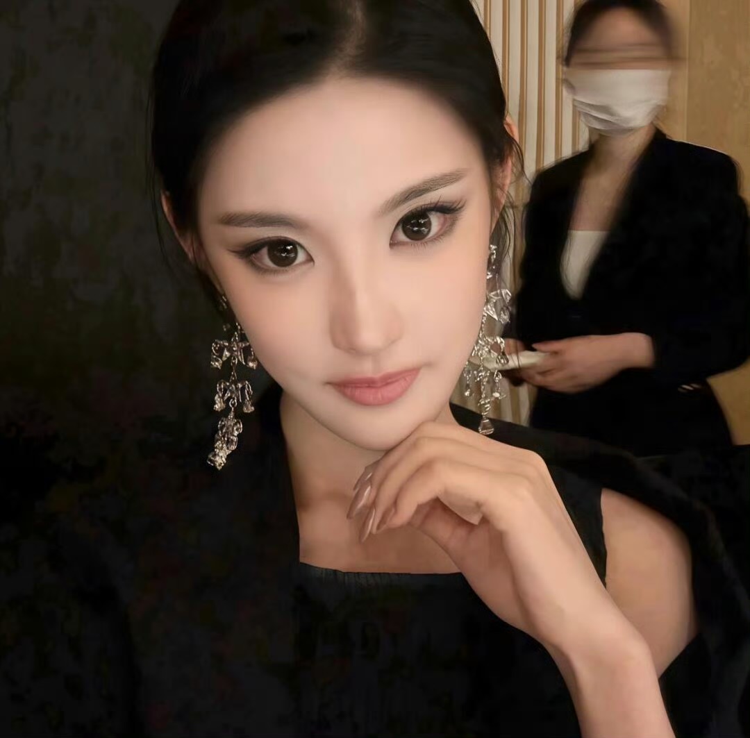 扬州伴游女生 | Isabella Chen的资料